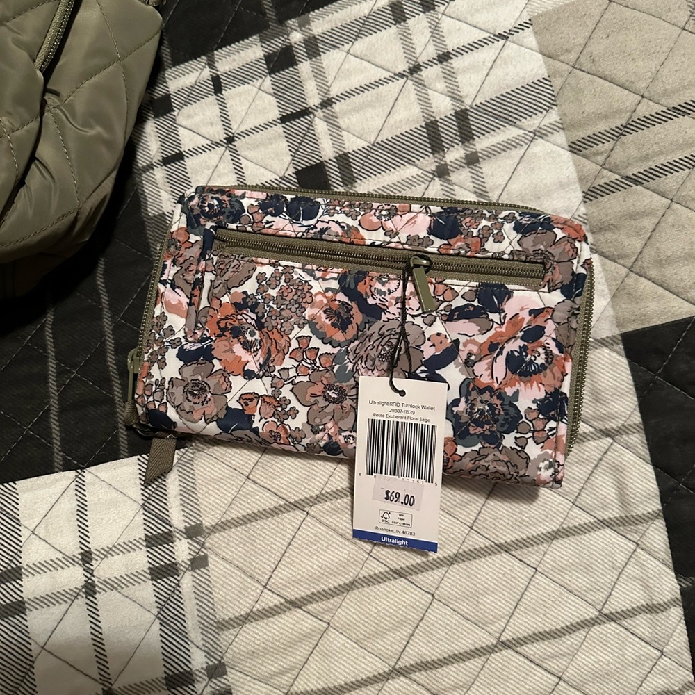 Vera Bradley Sage Essential Compact Backpack and Floral Sage Wallet NWT - Picture 10 of 10